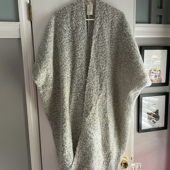 Free People Sweaters - Free People Light Gray Bouclé Open Front Poncho